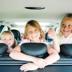 Familie im Auto verreist